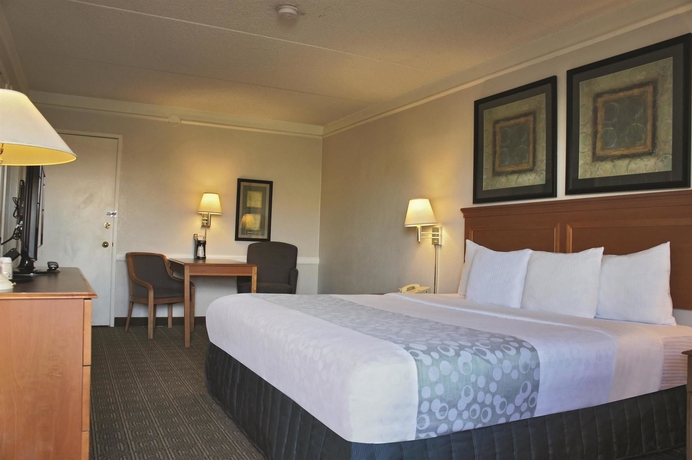 Imagen de la habitación del Hotel La Quinta Inn By Wyndham Albuquerque Airport. Foto 6