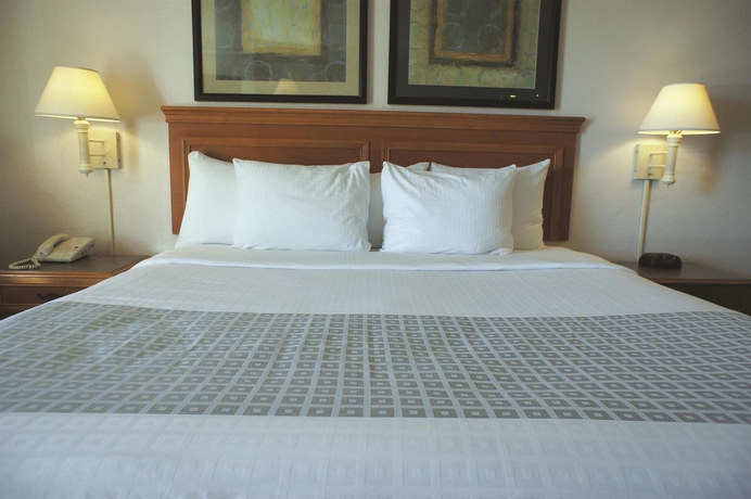 Imagen de la habitación del Hotel La Quinta Inn By Wyndham Albuquerque Airport. Foto 10