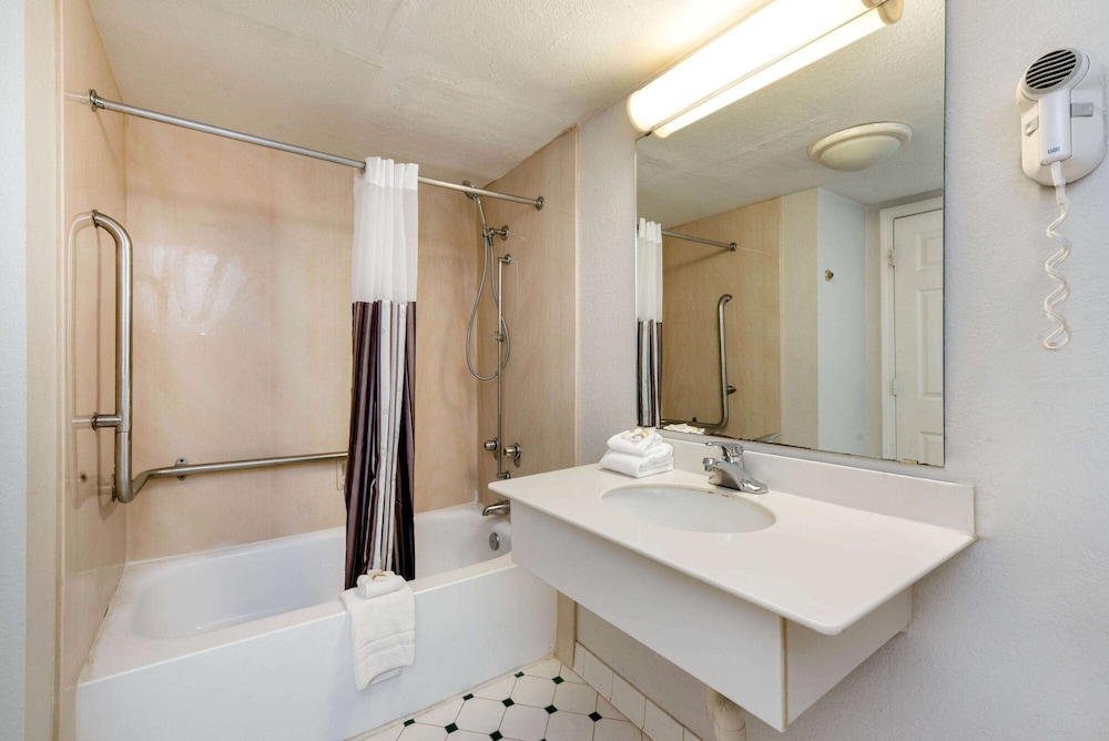Imagen de la habitación del Hotel La Quinta Inn By Wyndham Bossier City. Foto 2