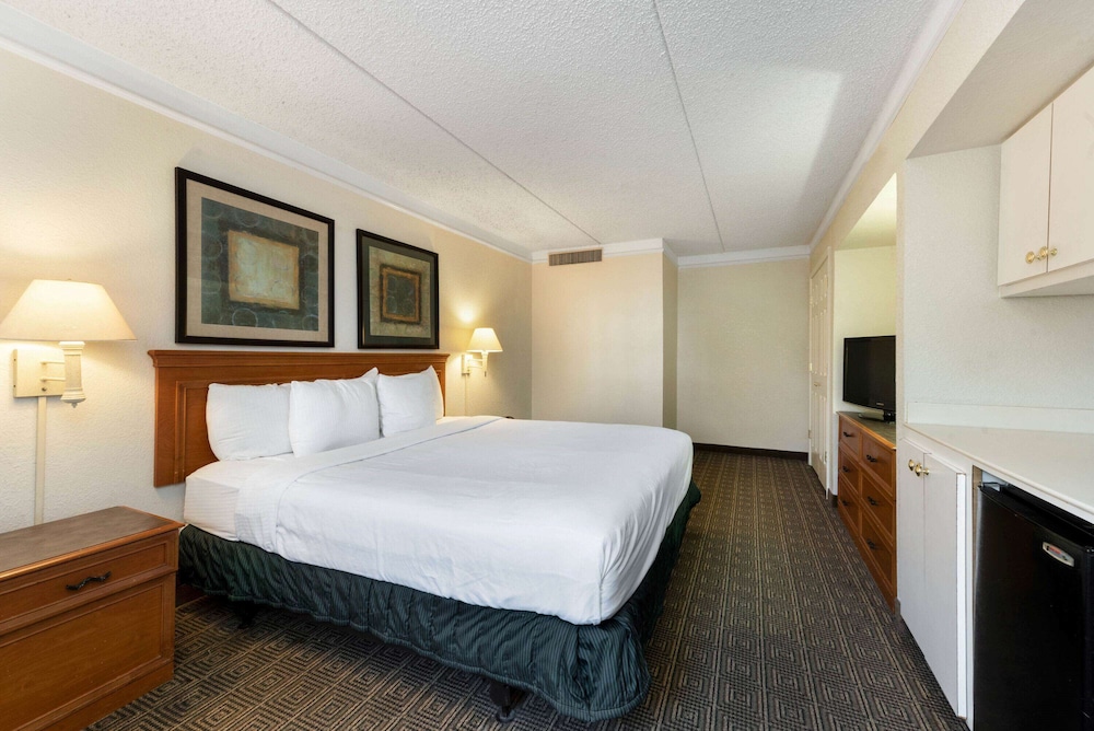 Imagen de la habitación del Hotel La Quinta Inn By Wyndham Bossier City. Foto 4