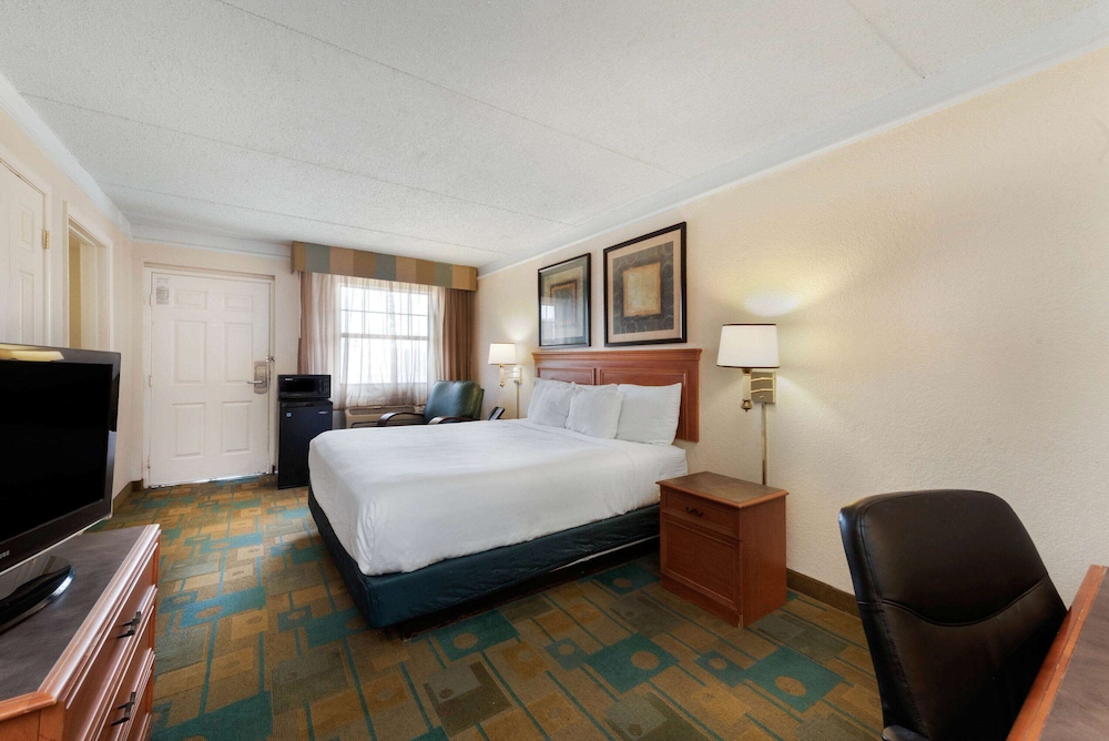 Imagen de la habitación del Hotel La Quinta Inn By Wyndham Bossier City. Foto 5