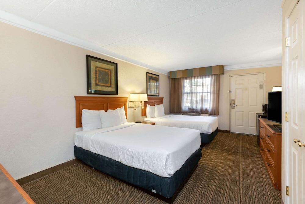 Imagen de la habitación del Hotel La Quinta Inn By Wyndham Bossier City. Foto 7