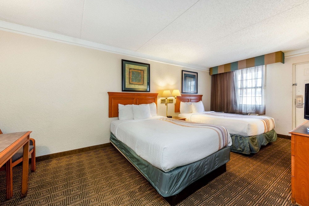 Imagen de la habitación del Hotel La Quinta Inn By Wyndham Bossier City. Foto 17