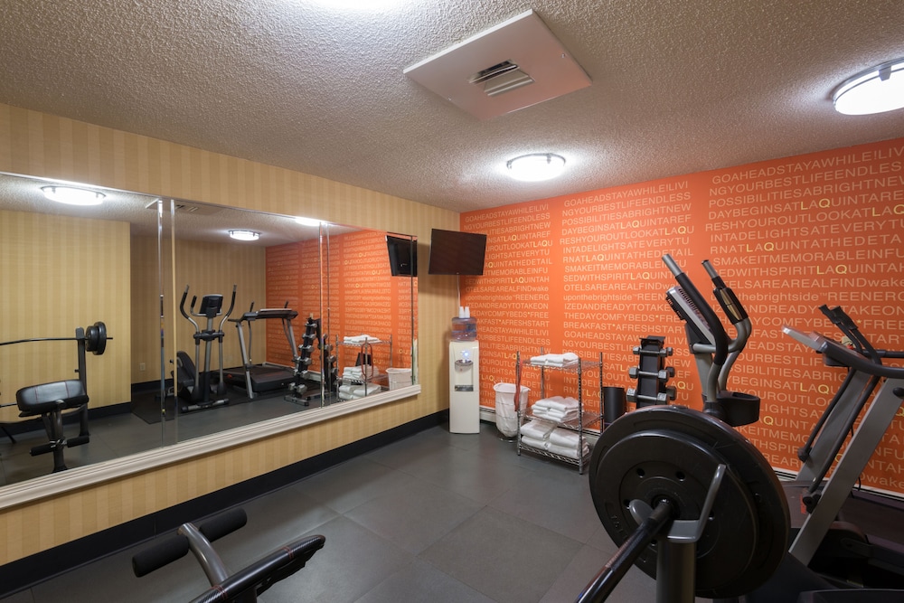 Imagen de los interiores del Hotel La Quinta Inn By Wyndham Buffalo Airport. Foto 17