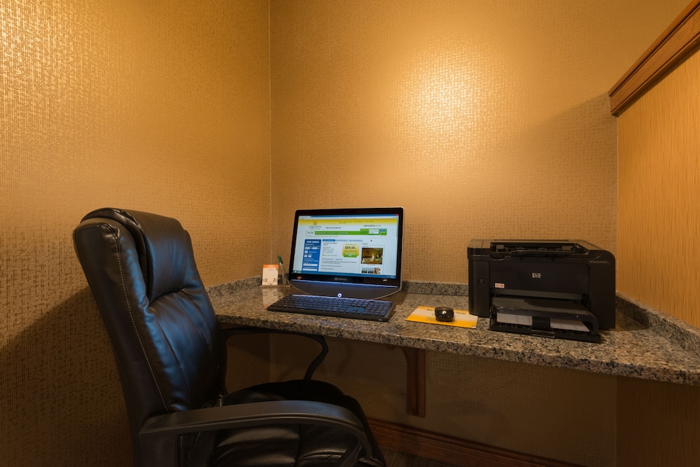 Imagen de los interiores del Hotel La Quinta Inn By Wyndham Buffalo Airport. Foto 20