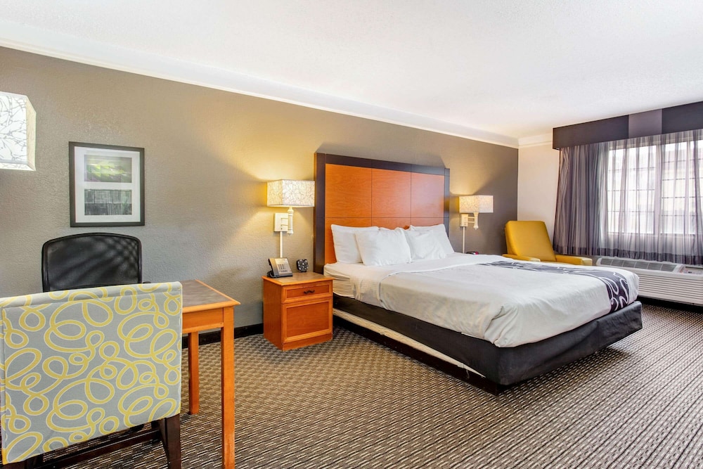 Imagen de la habitación del Hotel La Quinta Inn By Wyndham Champaign. Foto 3
