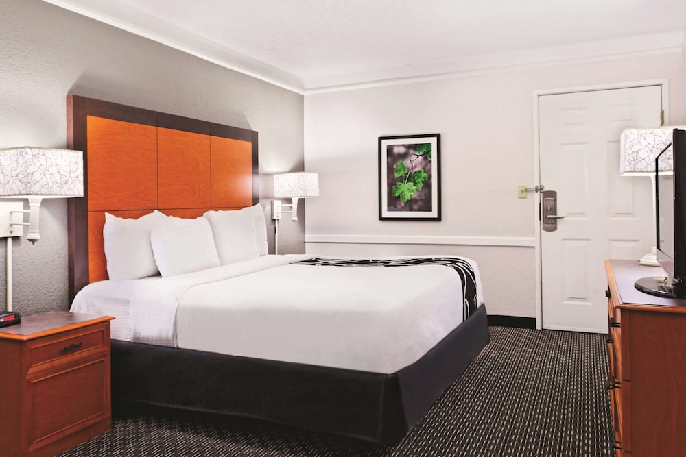 Imagen de la habitación del Hotel La Quinta Inn By Wyndham Champaign. Foto 4