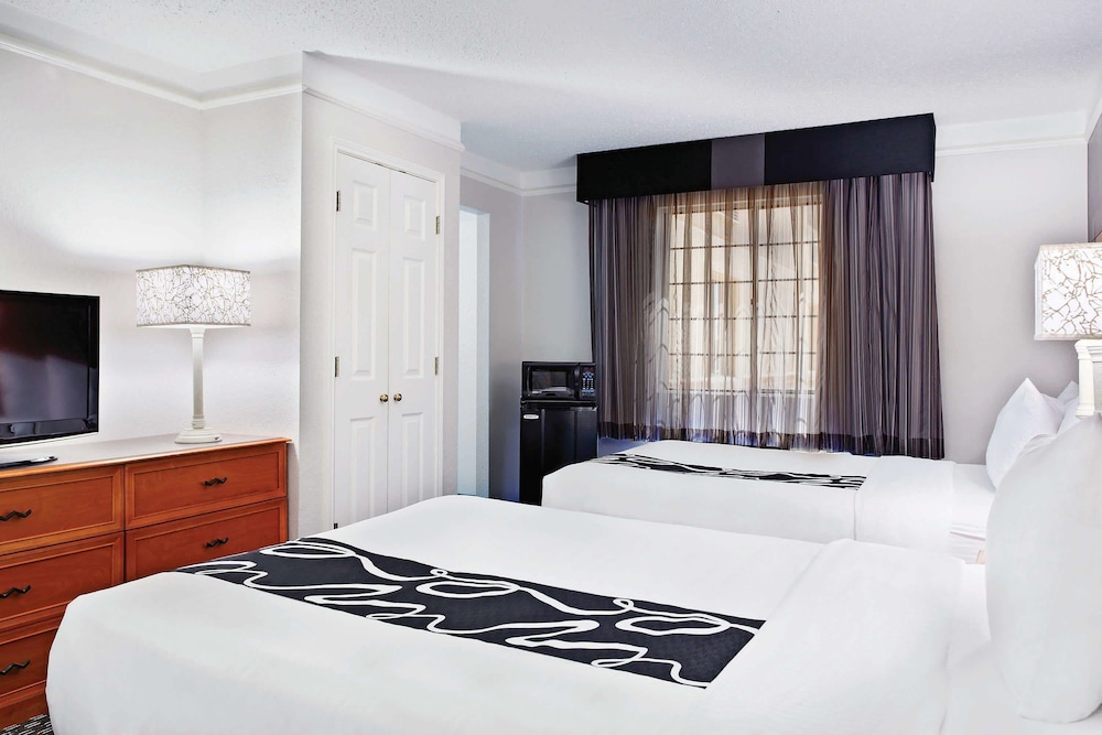 Imagen de la habitación del Hotel La Quinta Inn By Wyndham Champaign. Foto 7
