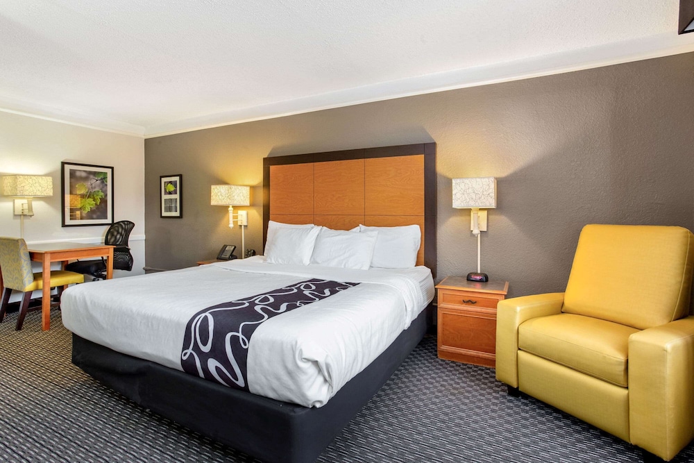 Imagen de la habitación del Hotel La Quinta Inn By Wyndham Champaign. Foto 11