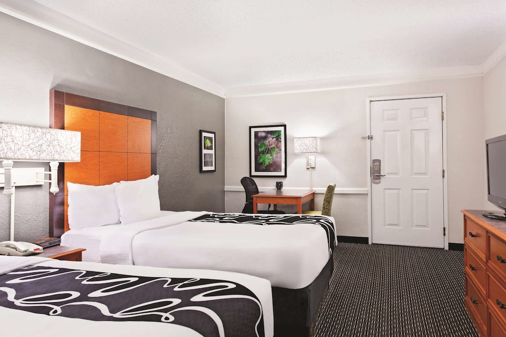 Imagen de la habitación del Hotel La Quinta Inn By Wyndham Champaign. Foto 12