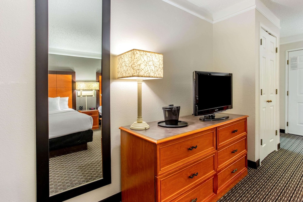 Imagen de la habitación del Hotel La Quinta Inn By Wyndham Champaign. Foto 16