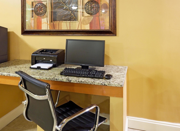 Imagen de los interiores del Hotel La Quinta Inn By Wyndham Chicago O'hare Airport. Foto 16