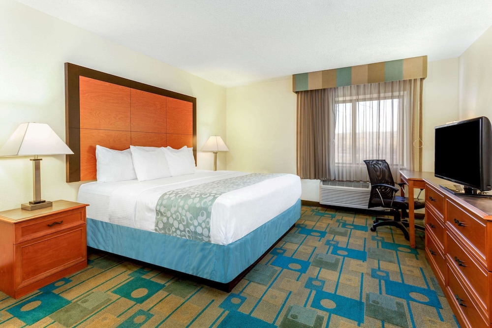 Imagen de la habitación del Hotel La Quinta Inn By Wyndham Chicago Willowbrook. Foto 2