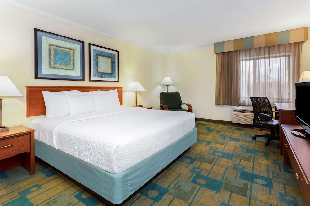 Imagen de la habitación del Hotel La Quinta Inn By Wyndham Chicago Willowbrook. Foto 6