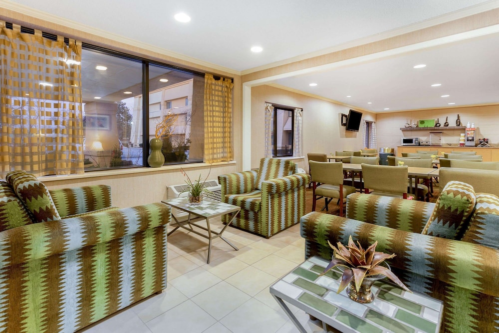 Imagen de los interiores del Hotel La Quinta Inn By Wyndham Chicago Willowbrook. Foto 19