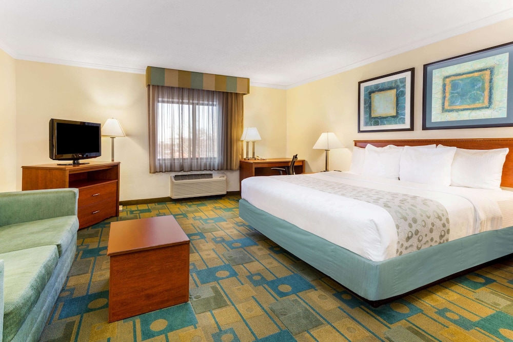 Imagen de la habitación del Hotel La Quinta Inn By Wyndham Chicago Willowbrook. Foto 14