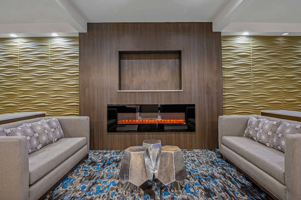 Imagen de los interiores del Hotel La Quinta Inn By Wyndham Columbia Se / Fort Jackson. Foto 19
