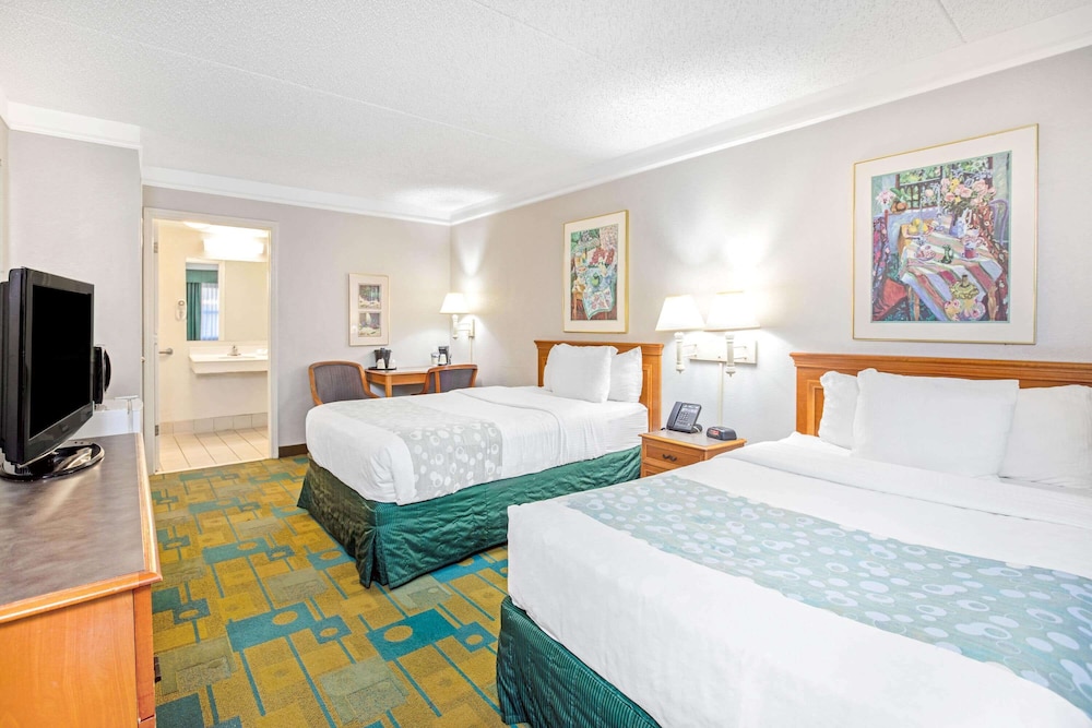 Imagen de la habitación del Hotel La Quinta Inn By Wyndham El Paso Cielo Vista. Foto 12