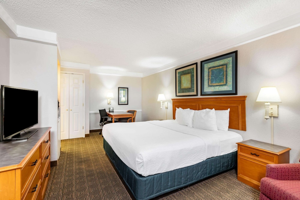 Imagen de la habitación del Hotel La Quinta Inn By Wyndham El Paso West. Foto 3