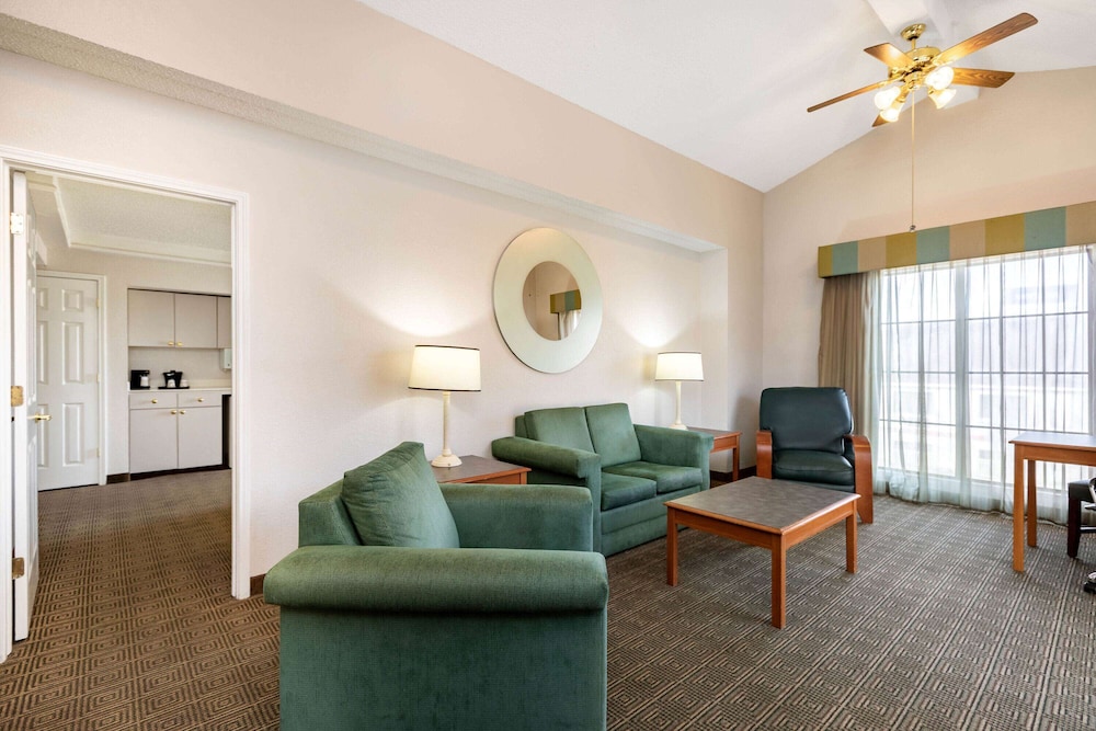 Imagen de la habitación del Hotel La Quinta Inn By Wyndham El Paso West. Foto 16