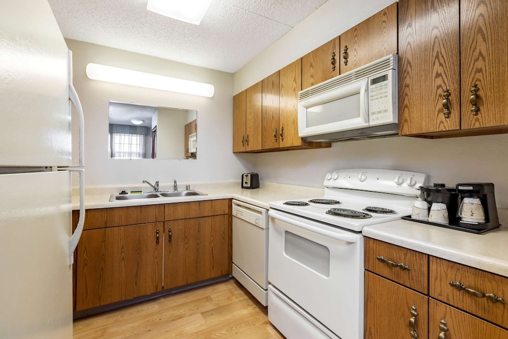 Imagen de la habitación del Hotel La Quinta Inn By Wyndham El Paso West. Foto 17
