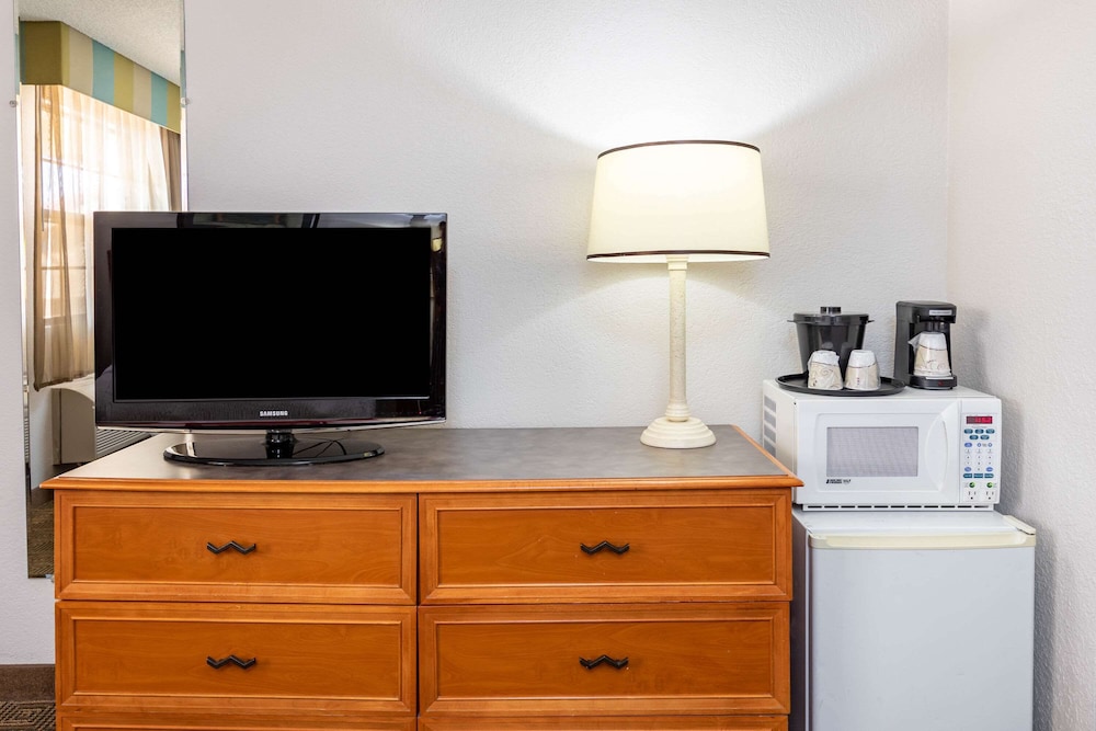 Imagen de la habitación del Hotel La Quinta Inn By Wyndham El Paso West. Foto 18
