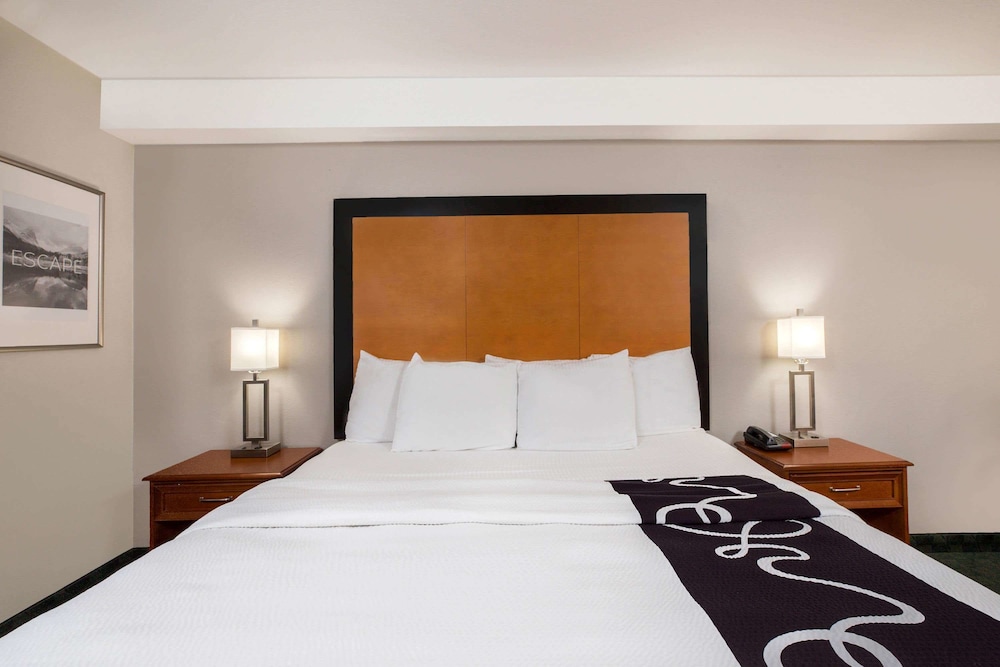 Imagen de la habitación del Hotel La Quinta Inn By Wyndham Everett. Foto 3