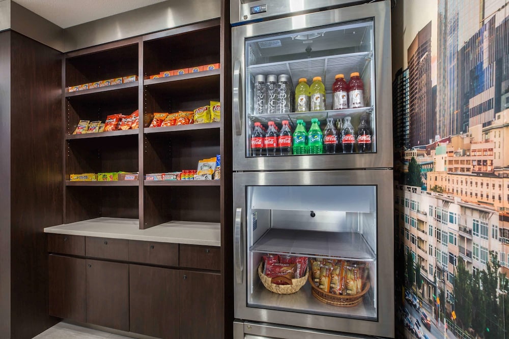 Imagen de los interiores del Hotel La Quinta Inn By Wyndham Everett. Foto 18