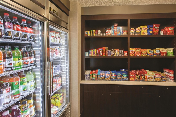 Imagen general del Hotel La Quinta Inn By Wyndham Fresno Yosemite. Foto 5