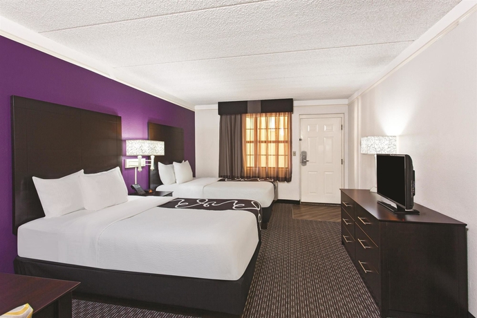 Imagen de la habitación del Hotel La Quinta Inn By Wyndham Fresno Yosemite. Foto 12