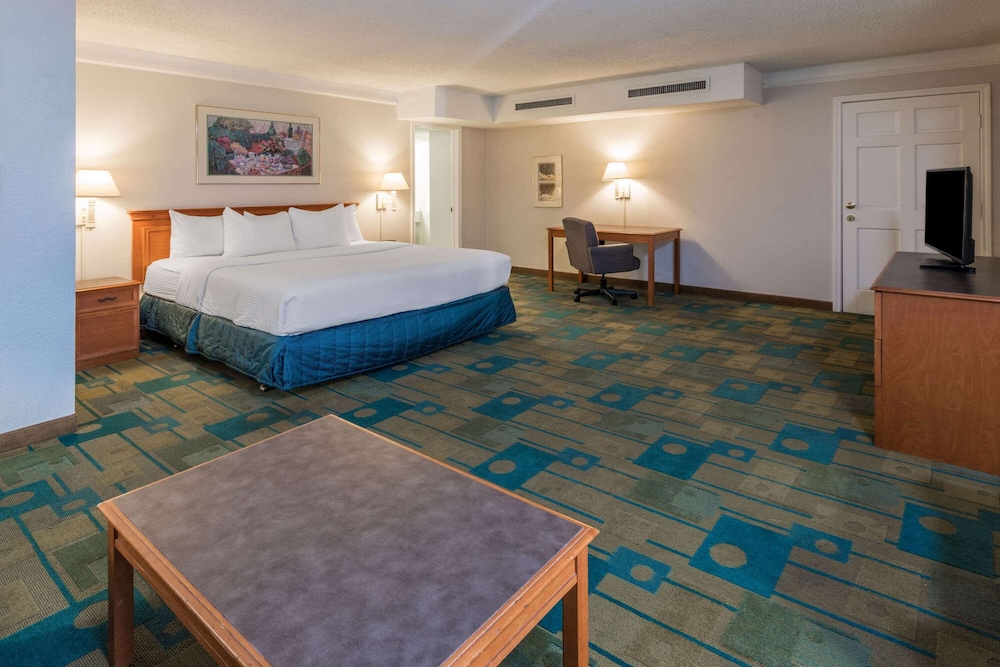 Imagen de la habitación del Hotel La Quinta Inn By Wyndham IH-10 West San Antonio TX. Foto 3