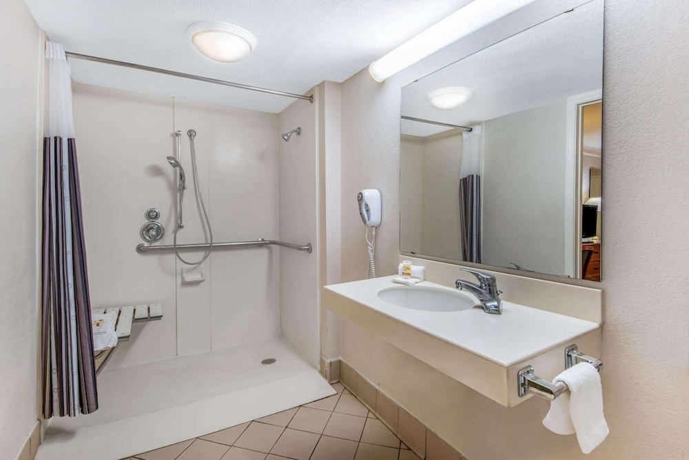 Imagen de la habitación del Hotel La Quinta Inn By Wyndham IH-10 West San Antonio TX. Foto 11