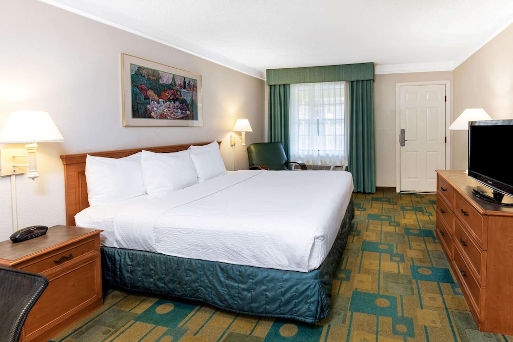 Imagen de la habitación del Hotel La Quinta Inn By Wyndham IH-10 West San Antonio TX. Foto 16