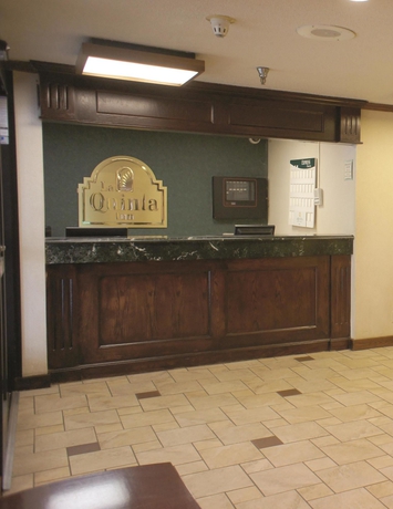 Imagen de los interiores del Hotel La Quinta Inn By Wyndham Indianapolis Airport Executive Dr. Foto 9