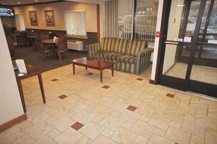 Imagen de los interiores del Hotel La Quinta Inn By Wyndham Indianapolis Airport Executive Dr. Foto 11