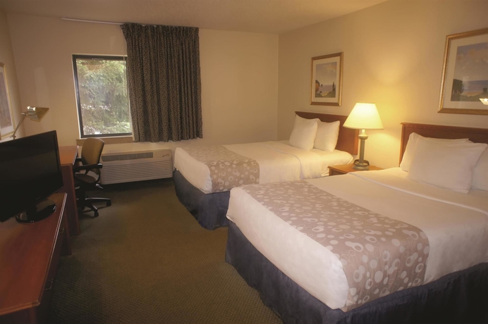 Imagen de la habitación del Hotel La Quinta Inn By Wyndham Indianapolis Airport Executive Dr. Foto 4