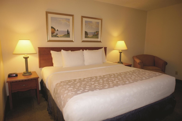 Imagen de la habitación del Hotel La Quinta Inn By Wyndham Indianapolis Airport Executive Dr. Foto 8