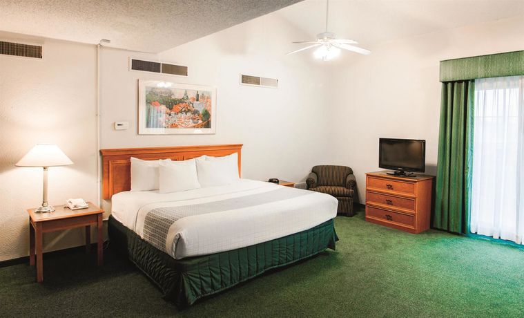 Imagen de la habitación del Hotel La Quinta Inn By Wyndham Indianapolis Airport Lynhurst. Foto 5