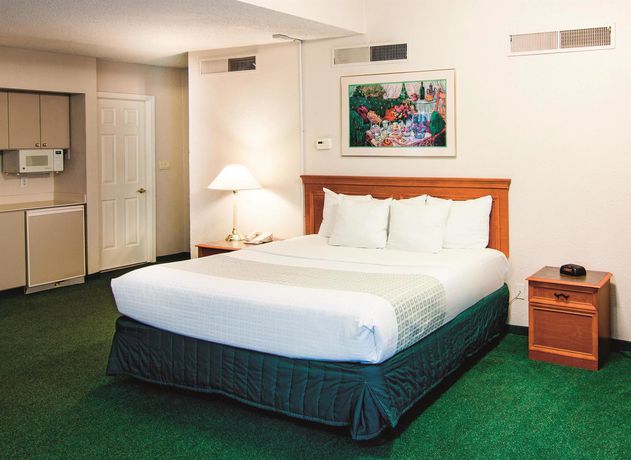 Imagen de la habitación del Hotel La Quinta Inn By Wyndham Indianapolis Airport Lynhurst. Foto 10