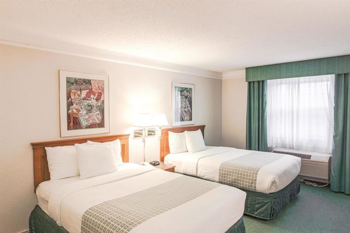 Imagen de la habitación del Hotel La Quinta Inn By Wyndham Indianapolis Airport Lynhurst. Foto 11