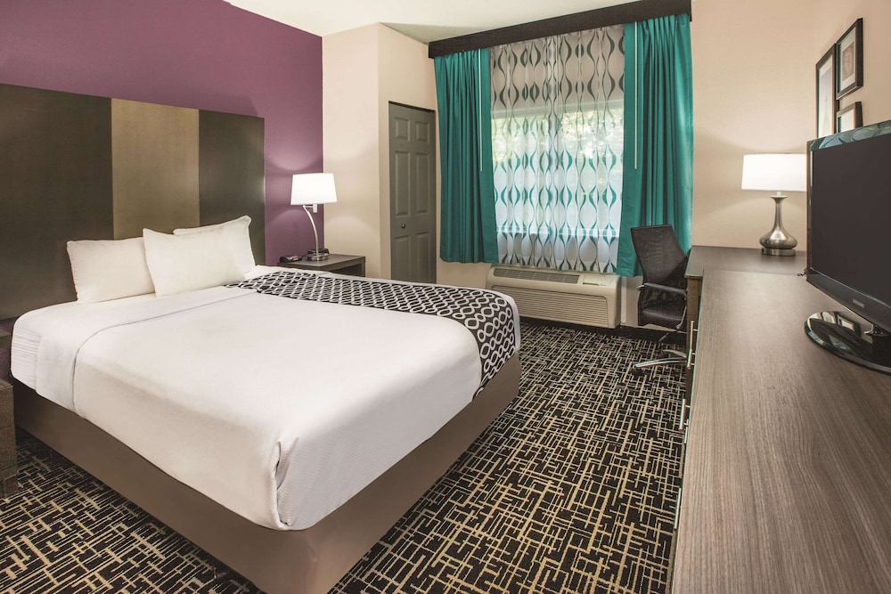 Imagen de la habitación del Hotel La Quinta Inn By Wyndham Indianapolis North At Pyramids. Foto 5