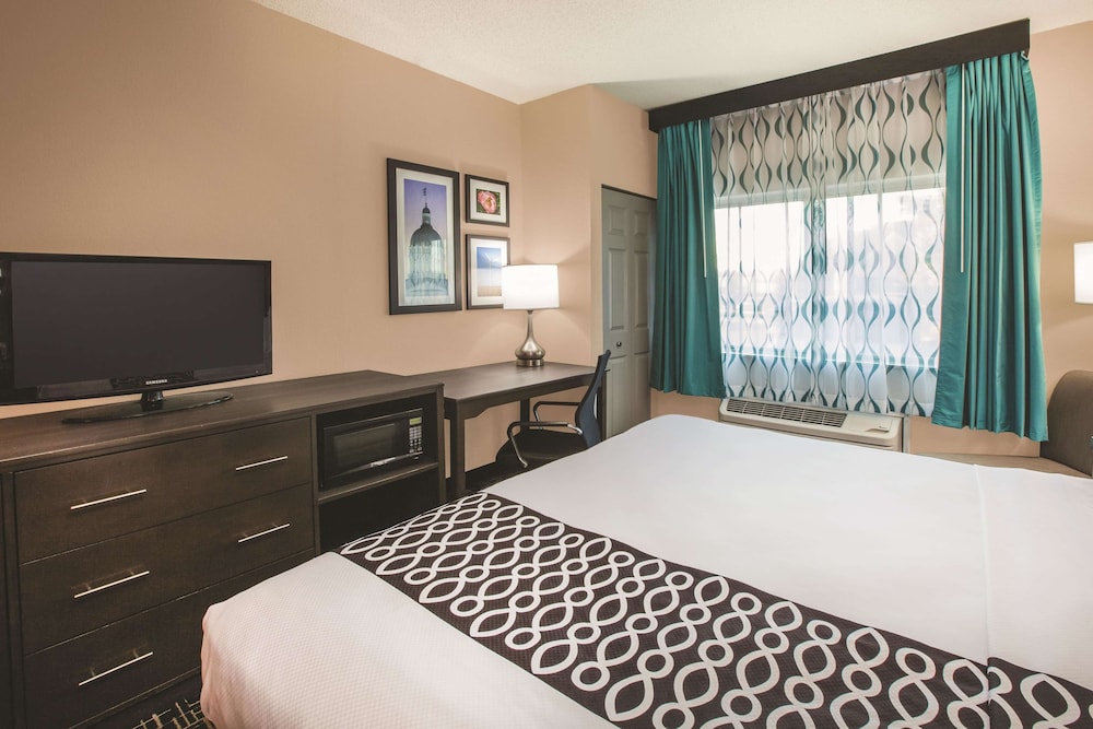 Imagen de la habitación del Hotel La Quinta Inn By Wyndham Indianapolis North At Pyramids. Foto 6