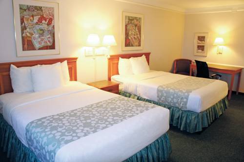 Imagen de la habitación del Hotel La Quinta Inn By Wyndham Kansas City Lenexa. Foto 5