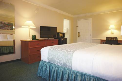 Imagen de la habitación del Hotel La Quinta Inn By Wyndham Kansas City Lenexa. Foto 9