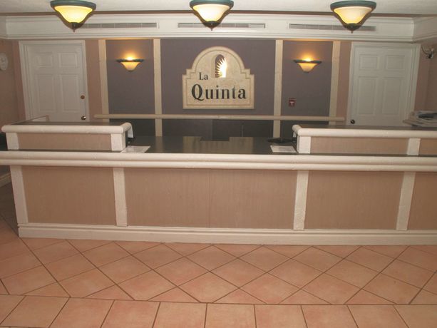 Imagen de los interiores del Hotel La Quinta Inn By Wyndham Kansas City Lenexa. Foto 11