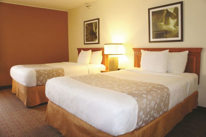 Imagen de la habitación del Hotel La Quinta Inn By Wyndham Kansas City North. Foto 7