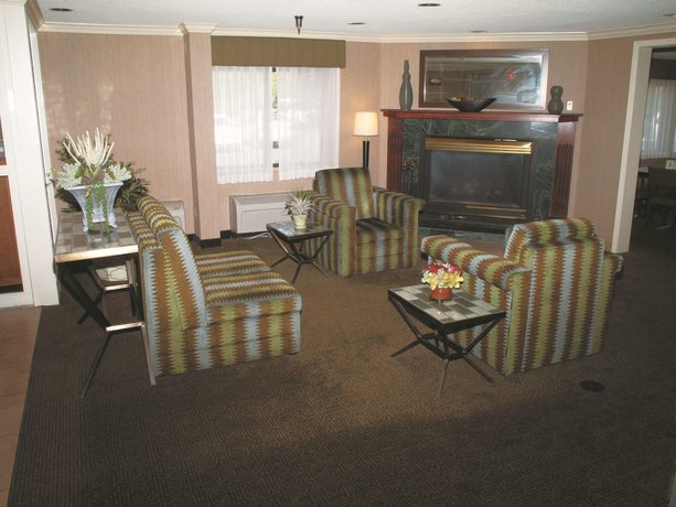 Imagen del bar/restaurante del Hotel La Quinta Inn By Wyndham Kansas City North. Foto 4