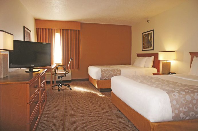 Imagen de la habitación del Hotel La Quinta Inn By Wyndham Kansas City North. Foto 13