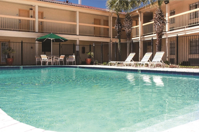 Imagen de los exteriores del Hotel La Quinta Inn By Wyndham Lafayette North. Foto 8
