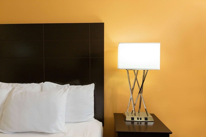 Imagen de la habitación del Hotel La Quinta Inn By Wyndham Lincoln. Foto 2